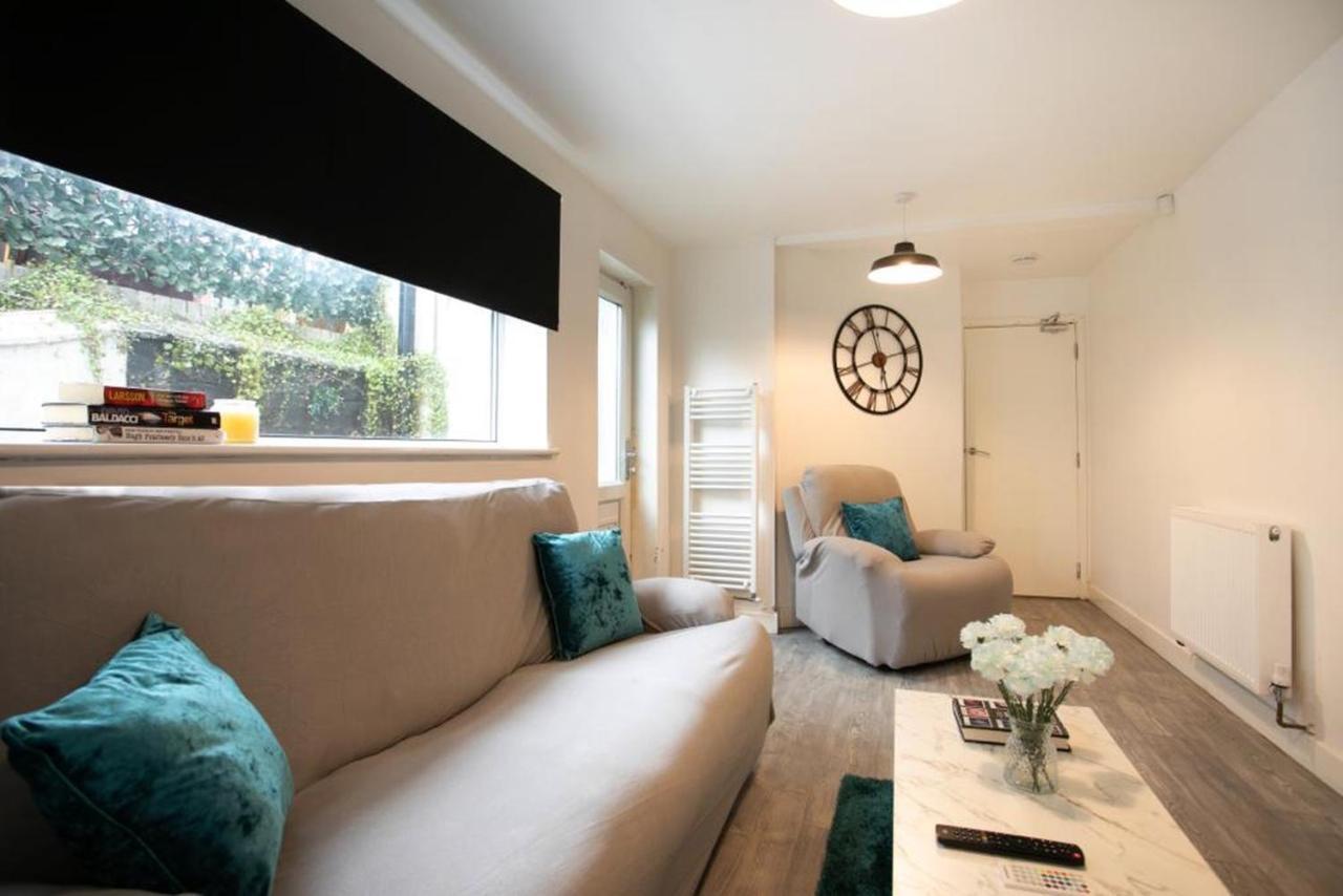 Spacious 2 Bedroom Apartments - 5 Mins From Qmc, Universities And City Centre! Nottingham Exterior foto